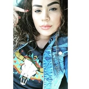 Meet your Posher, Monica